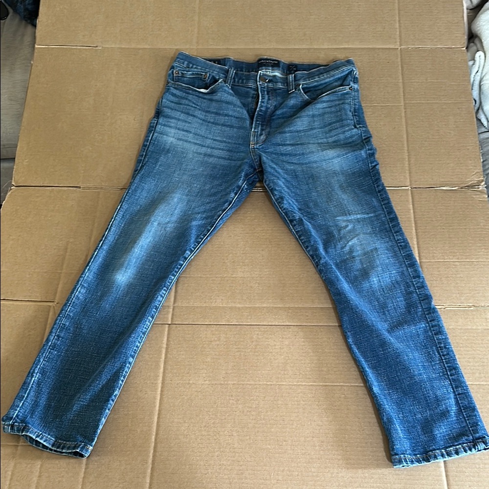Lucky Brand Men's Classic Blue Straight Jeans